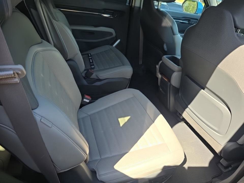 Certified 2024 Kia EV9 Land image 3