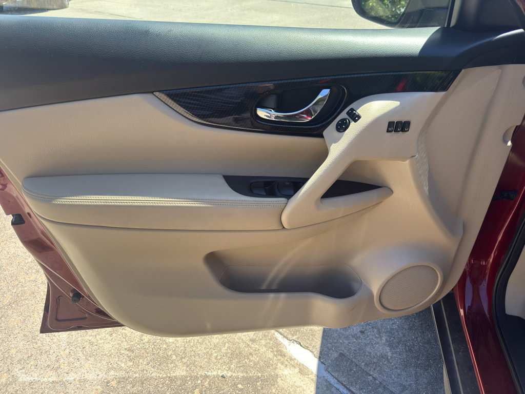 Used 2020 Nissan Rogue SL w/ Premium Package AWD/4WD image 12