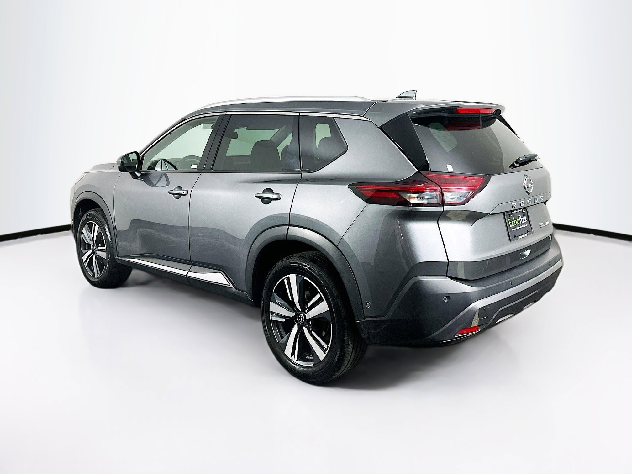 Used 2023 Nissan Rogue SL w/ SL Premium Package image 5