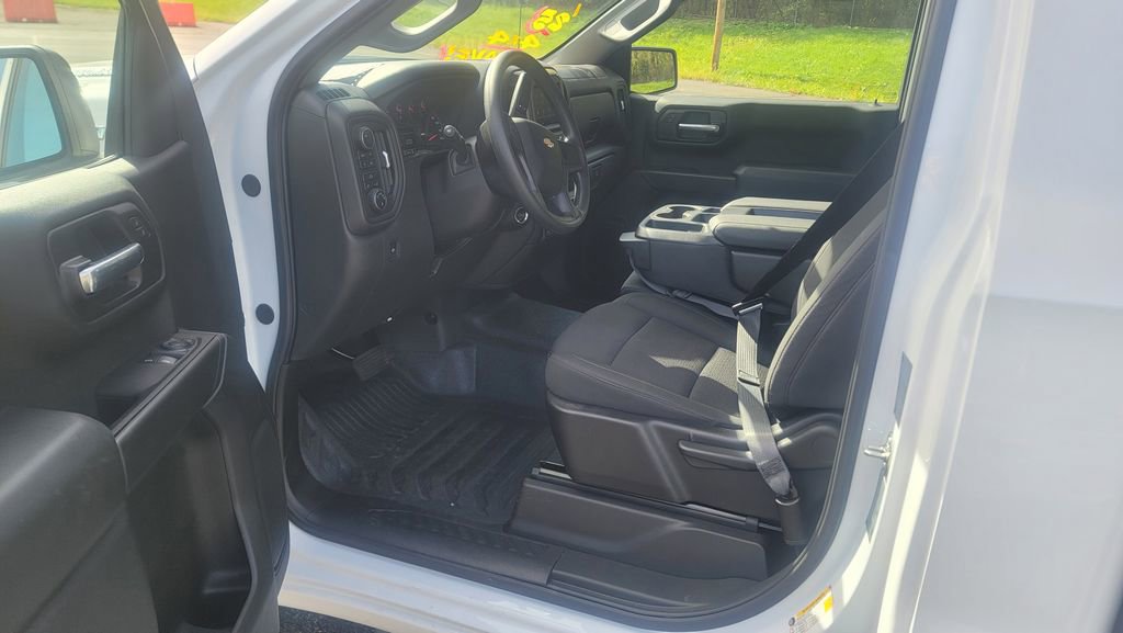 Used 2025 Chevrolet Silverado 1500 W/T w/ WT Value Package AWD/4WD image 18