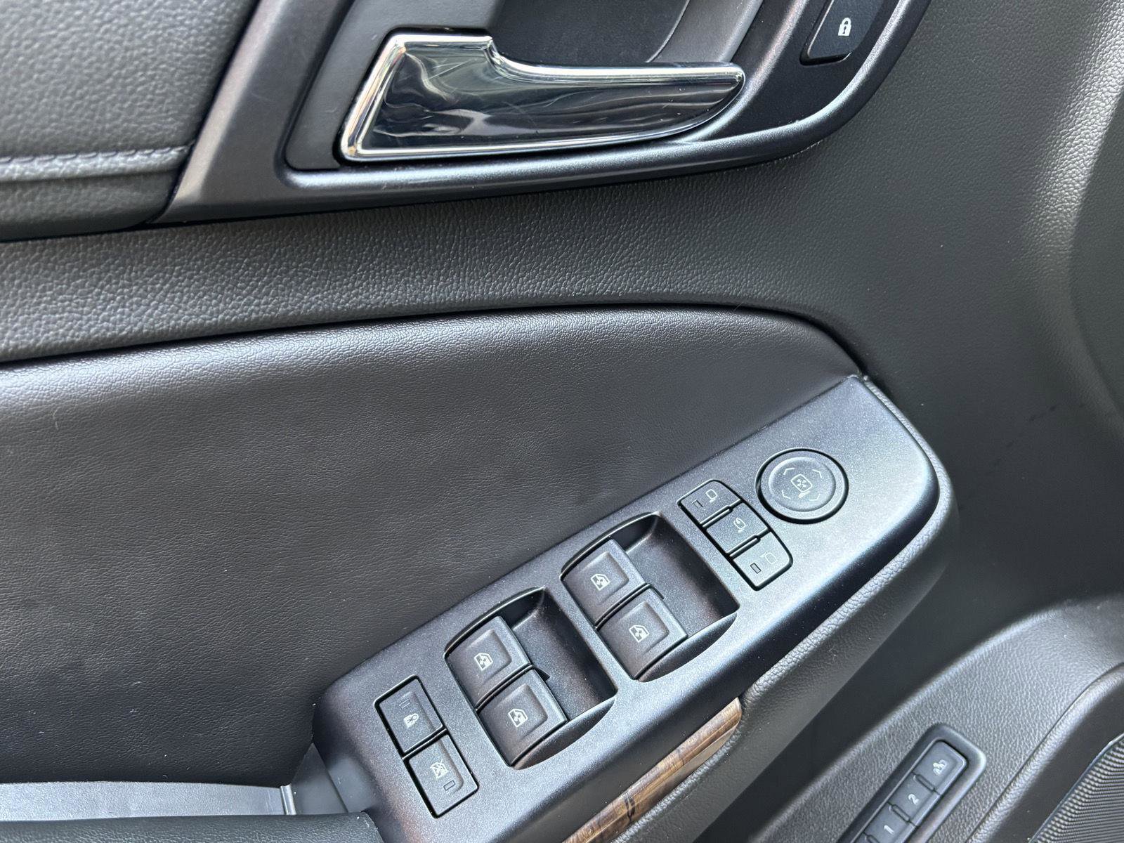 Used 2018 Chevrolet Tahoe LT w/ Luxury Package image 18