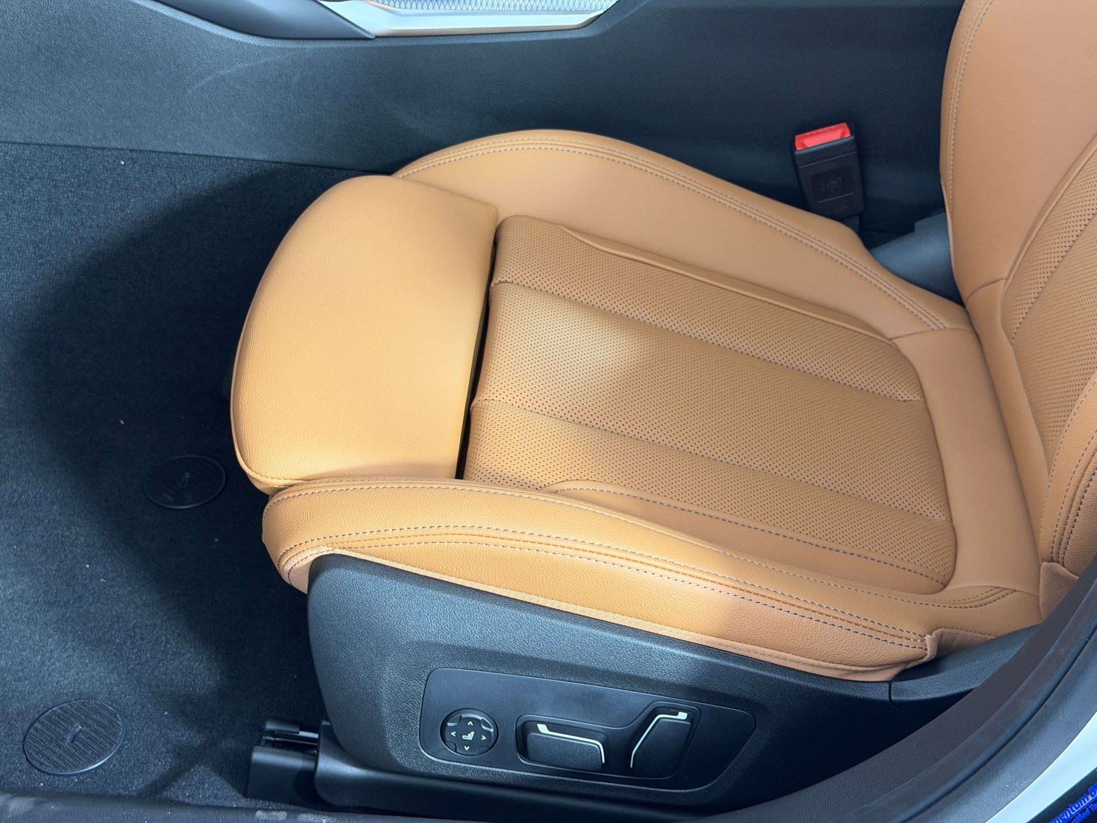 Used 2026 BMW 330i Sedan w/ Premium Package RWD image 14