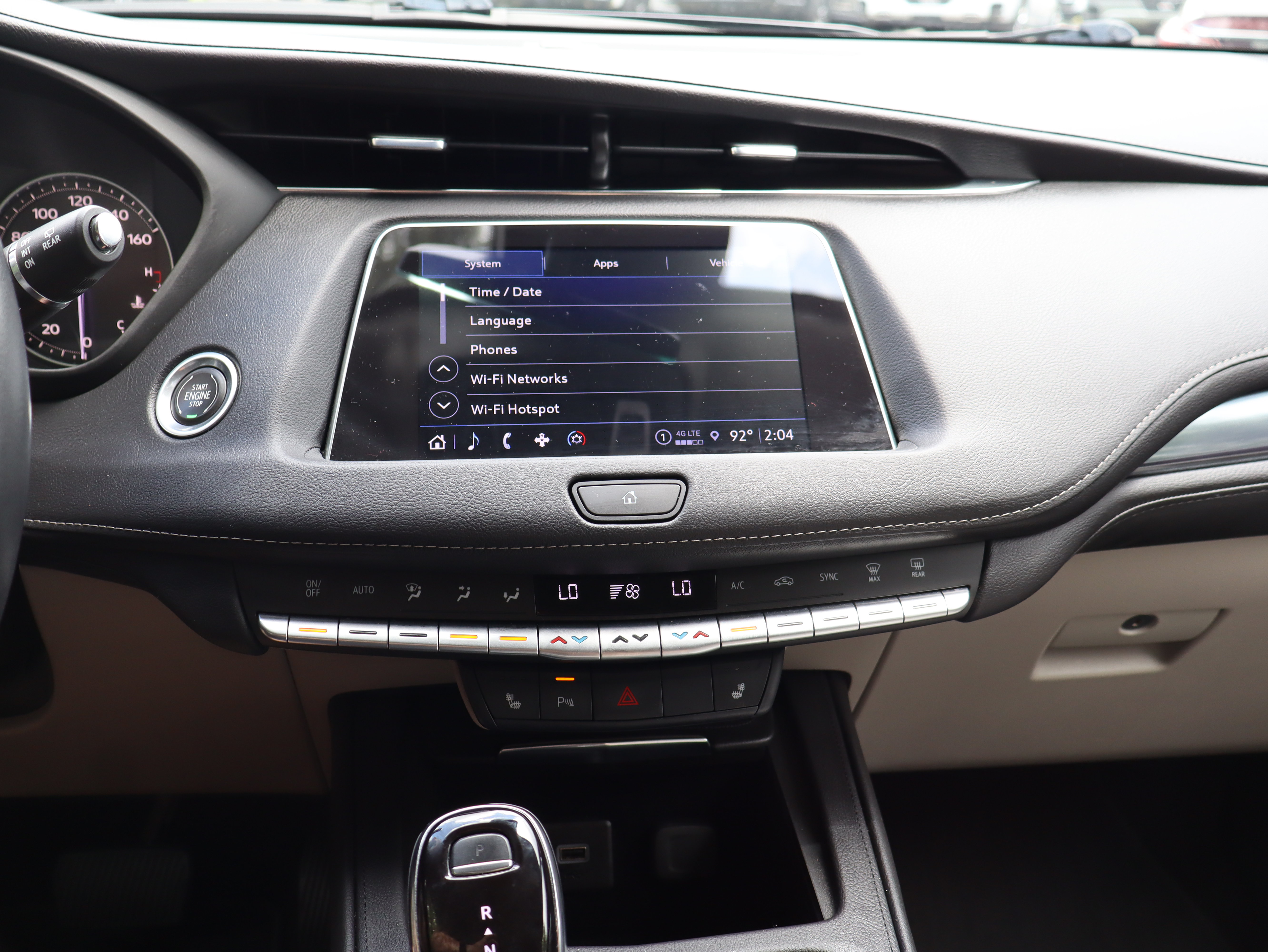 Used 2023 Cadillac XT4 Luxury w/ Cold Weather Package AWD/4WD image 31