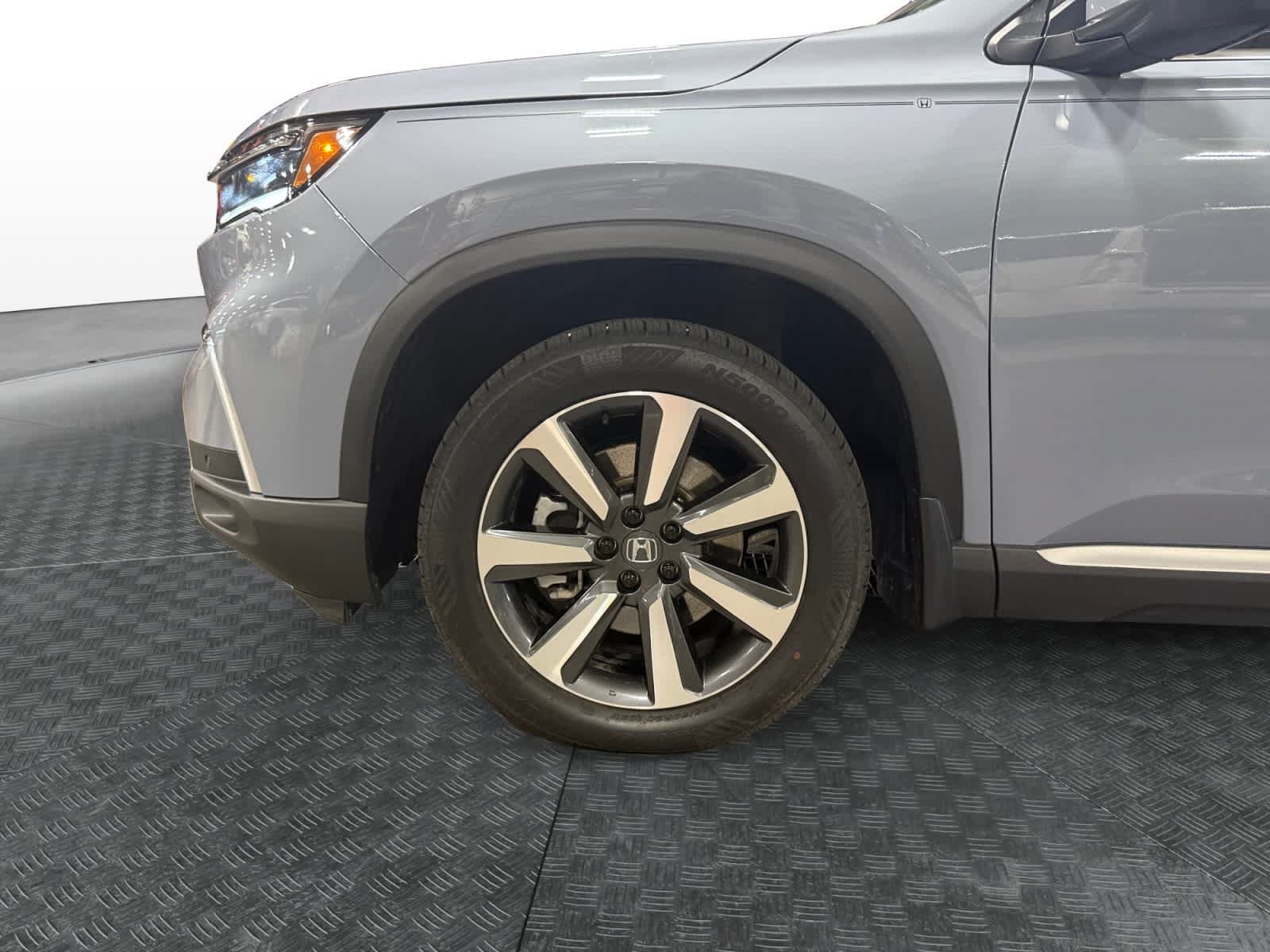 Used 2024 Honda Pilot Touring image 15
