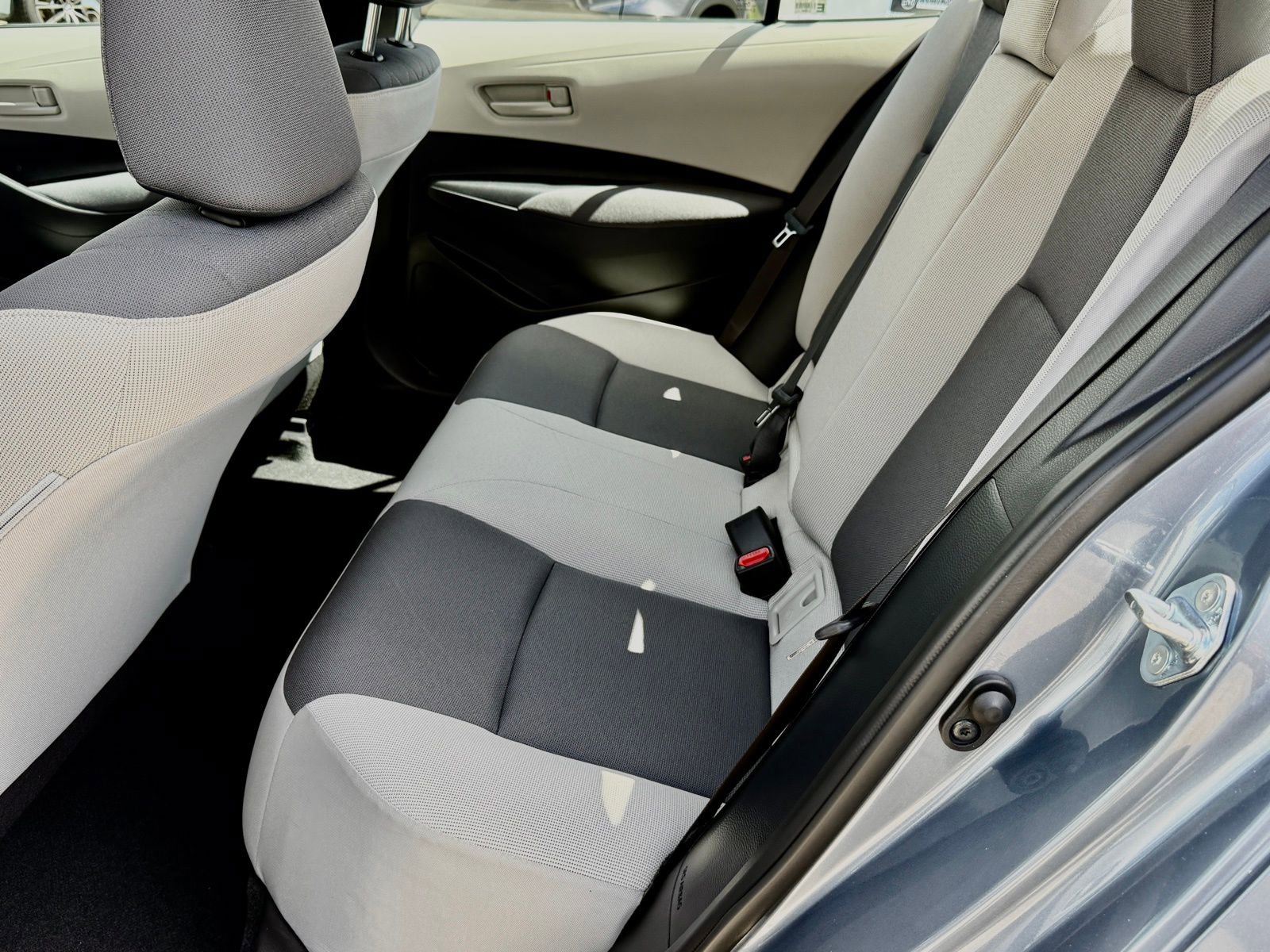 Used 2026 Toyota Corolla LE w/ Carpet Mat Package (TMS) image 40