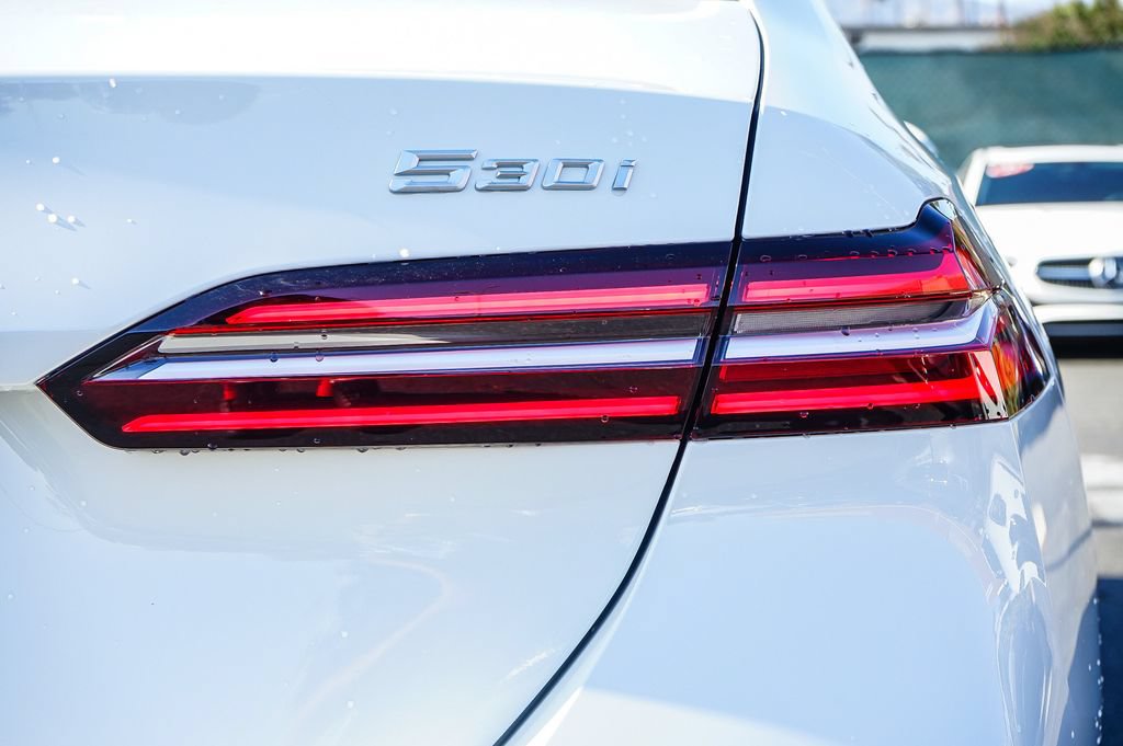 New 2027 BMW 530i w/ Convenience Package RWD image 7