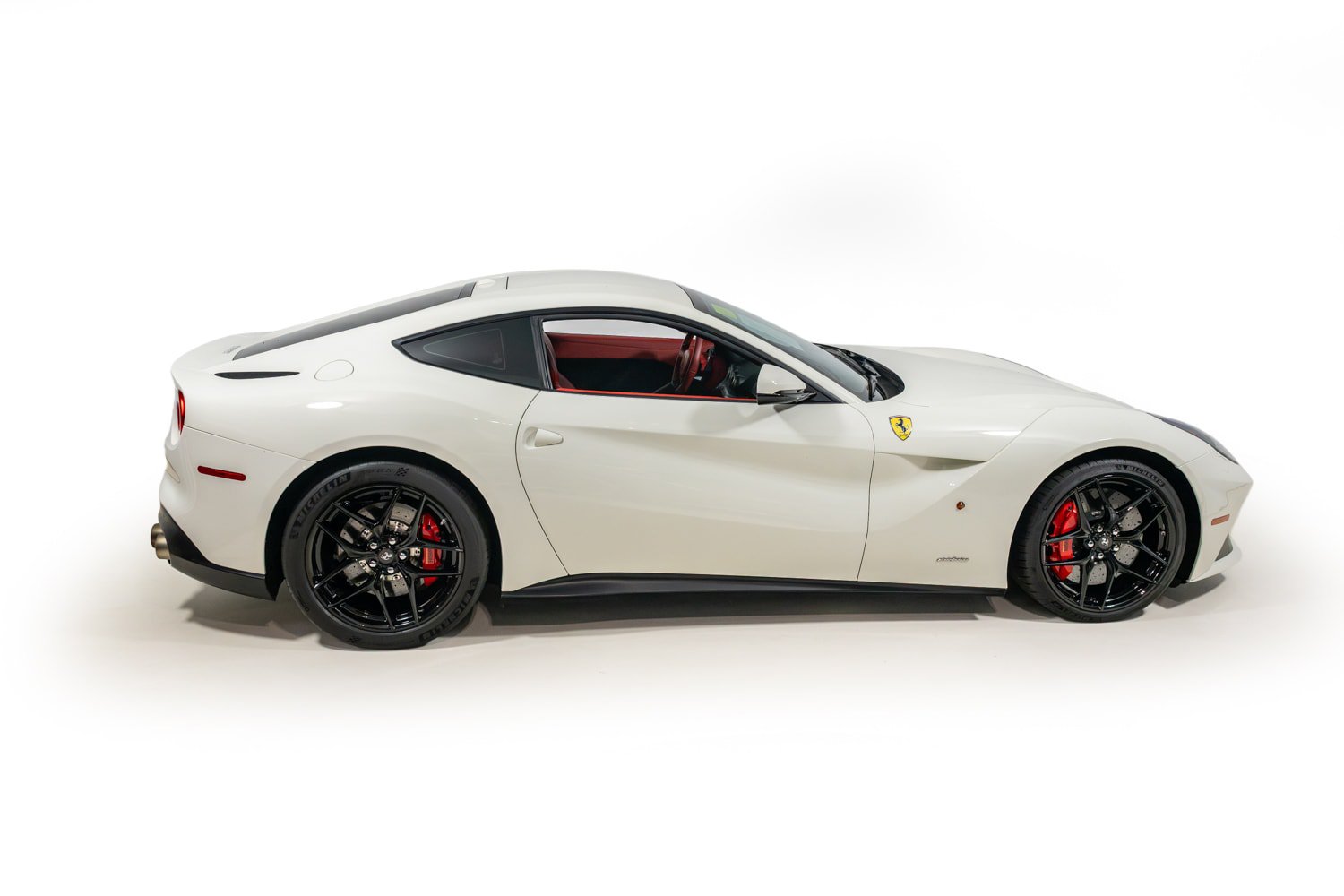 Used 2016 Ferrari F12 Berlinetta RWD image 8