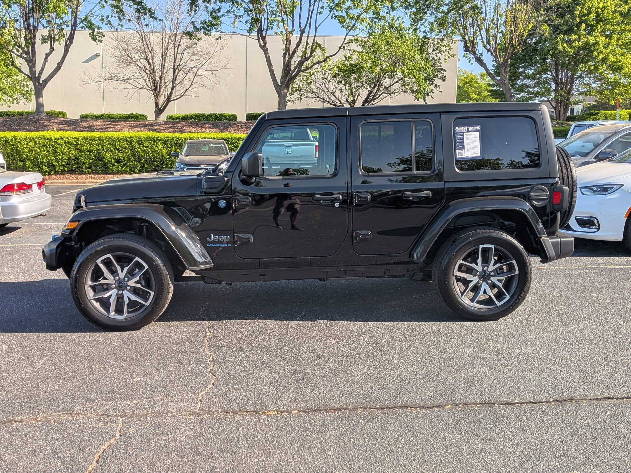 Used 2024 Jeep Wrangler Unlimited w/ Convenience Group AWD/4WD image 6