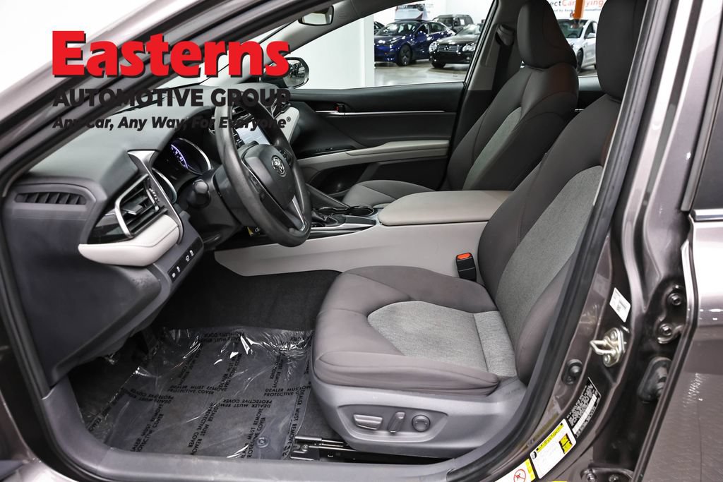Used 2019 Toyota Camry LE FWD image 13