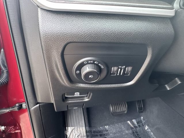 Used 2023 Jeep Grand Cherokee L Limited AWD/4WD image 30