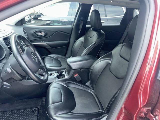 Used 2019 Jeep Cherokee Latitude Plus w/ Comfort/Convenience Group image 16