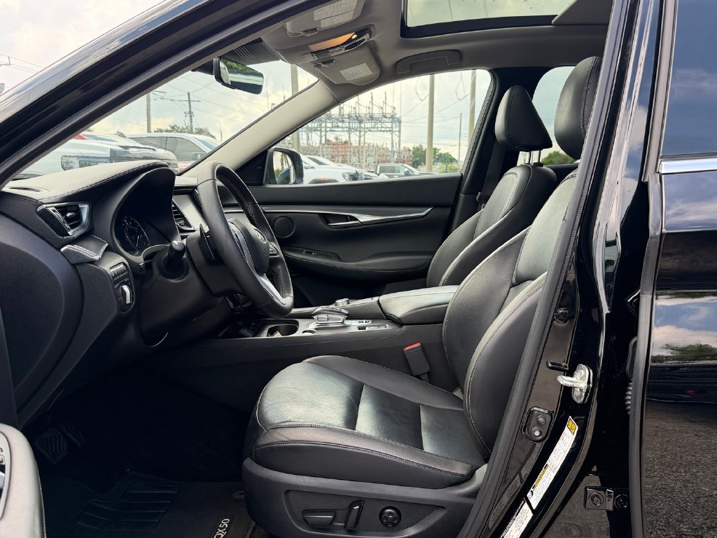 Used 2023 INFINITI QX50 Luxe FWD image 10