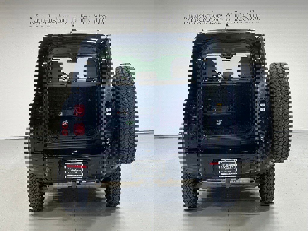 Used 2024 Land Rover Defender 110 S image 5