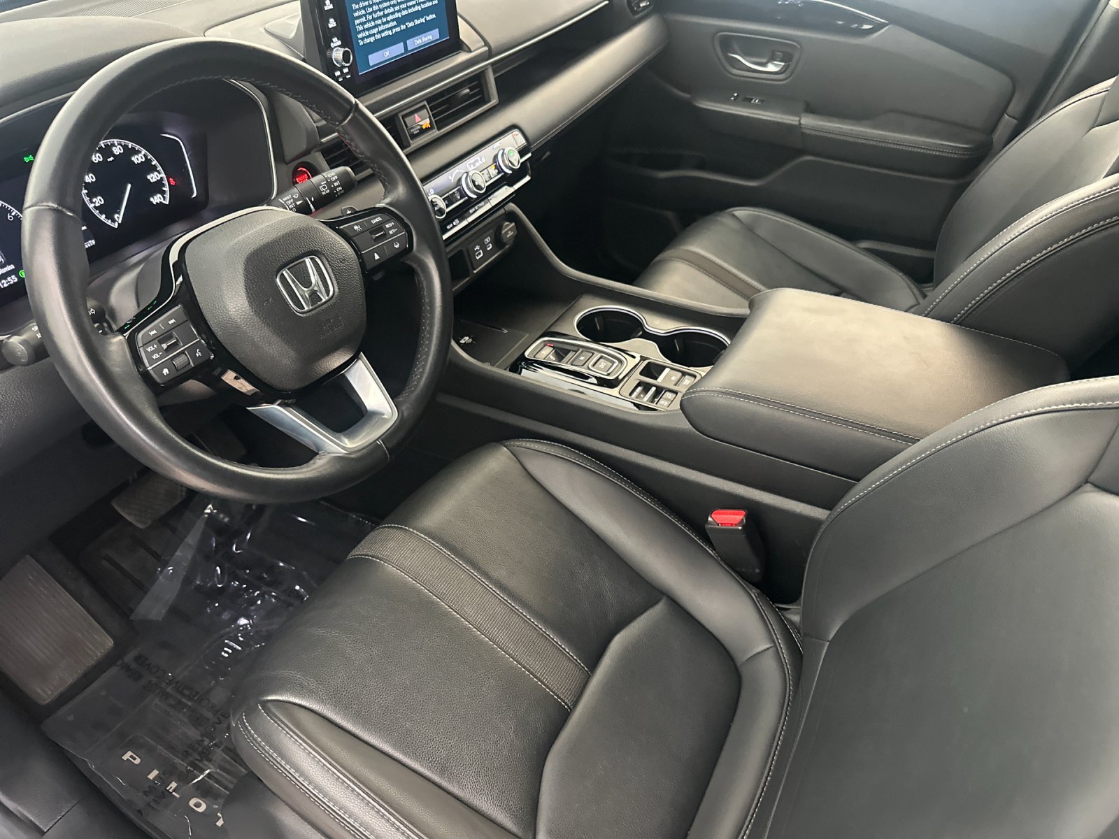 Used 2024 Honda Pilot Touring image 10