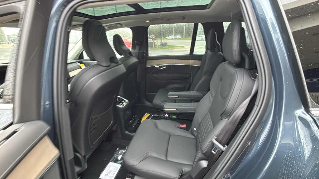 New 2027 Volvo XC90 T8 Plus AWD/4WD image 10