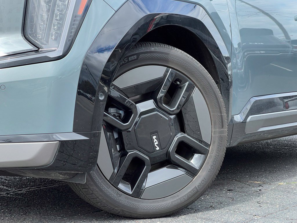 Certified 2024 Kia EV9 GT-Line AWD/4WD image 2