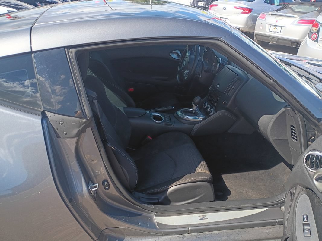 Used 2016 Nissan 370Z Coupe RWD image 13