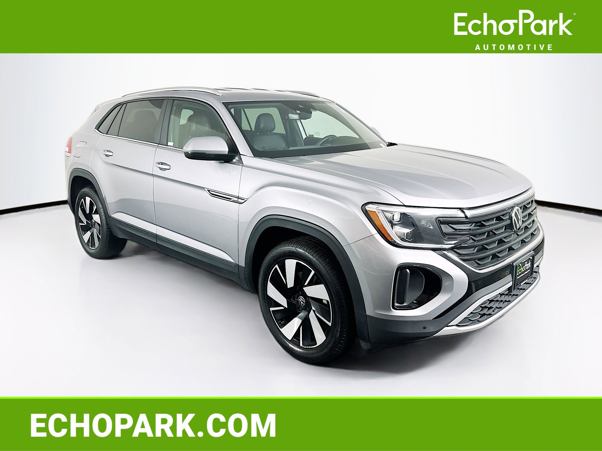 Used 2025 Volkswagen Atlas Cross Sport SE image 1