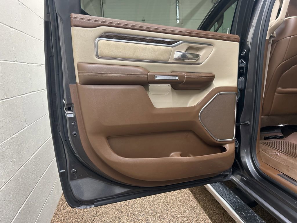 Used 2019 RAM 1500 Laramie AWD/4WD image 12