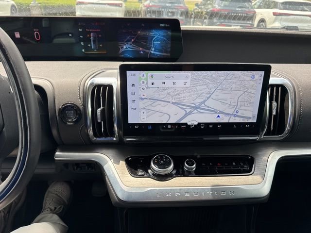 Used 2025 Ford Expedition Max Platinum AWD/4WD image 4