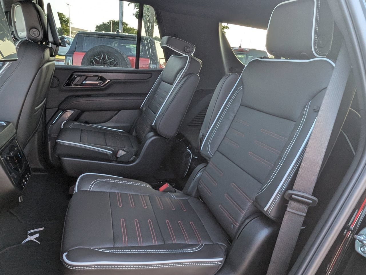New 2026 GMC Yukon AT4 Ultimate AWD/4WD image 20