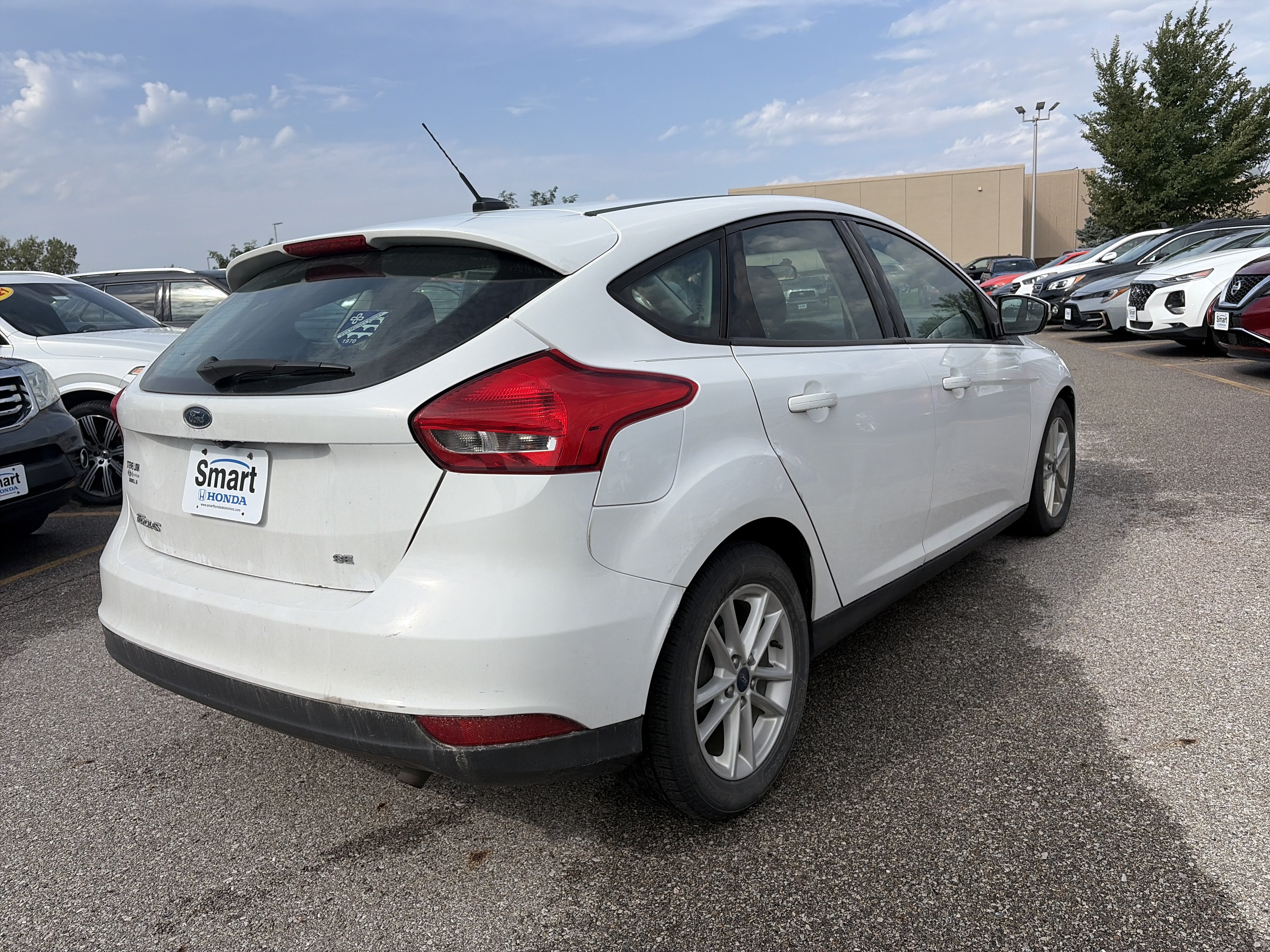 Used 2017 Ford Focus SE FWD image 4