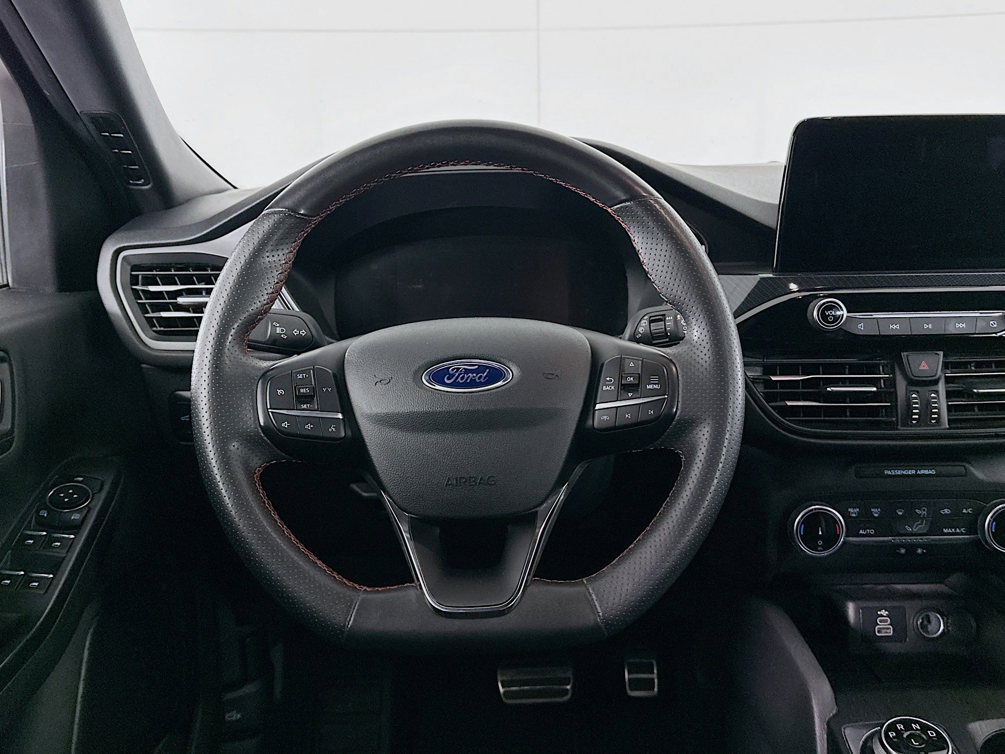 Used 2024 Ford Escape ST-Line image 18