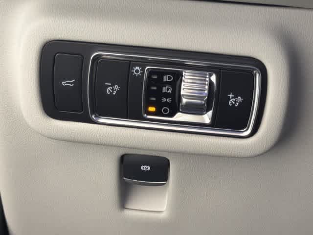 New 2026 Lincoln Nautilus Premier AWD/4WD image 11