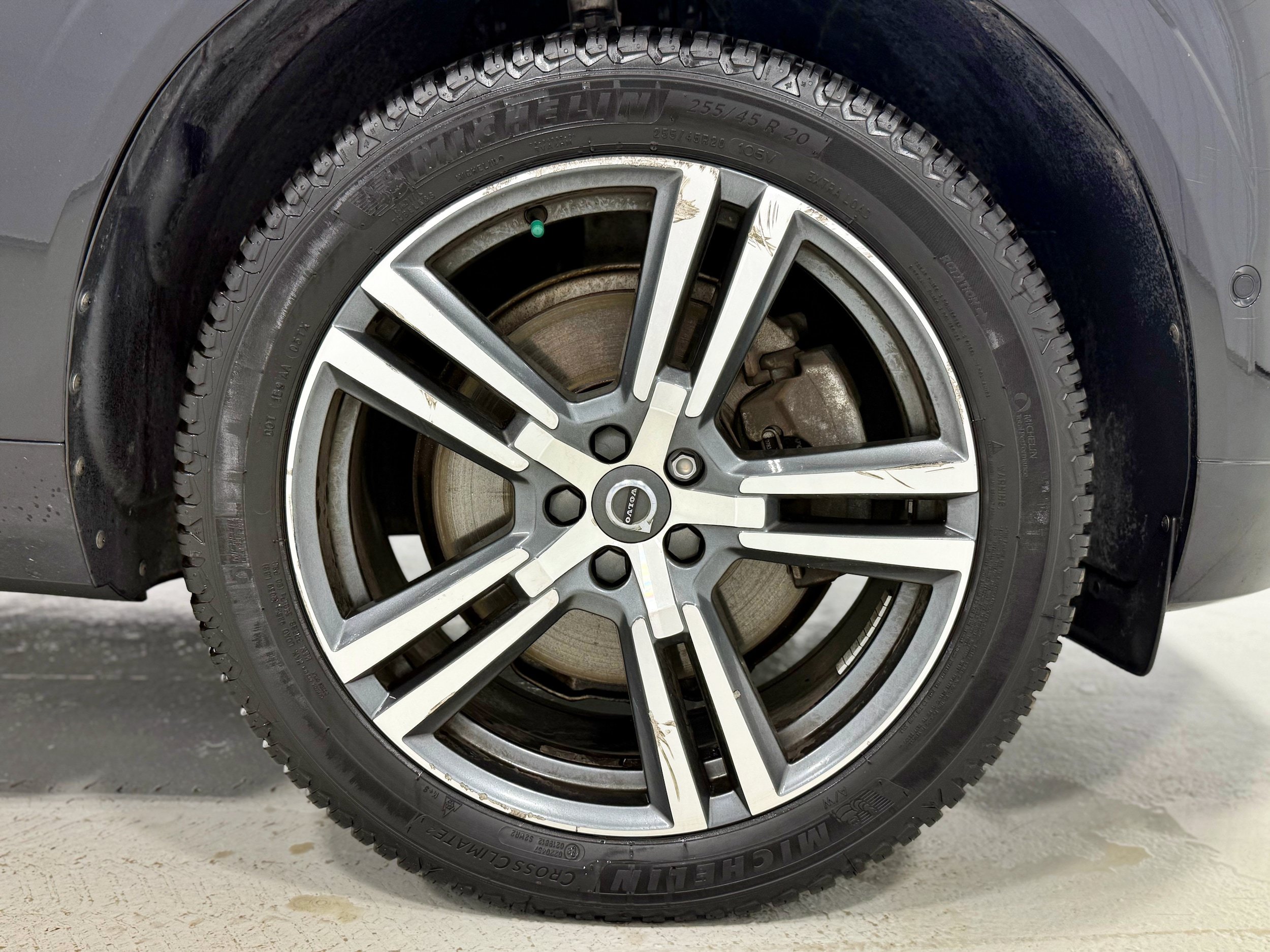 Used 2019 Volvo XC60 T6 Momentum w/ Premium Package AWD/4WD image 39
