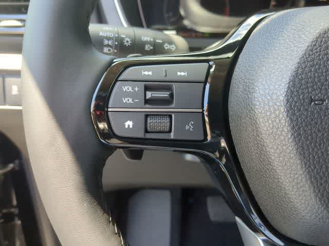 Used 2025 Honda Pilot EX-L image 23
