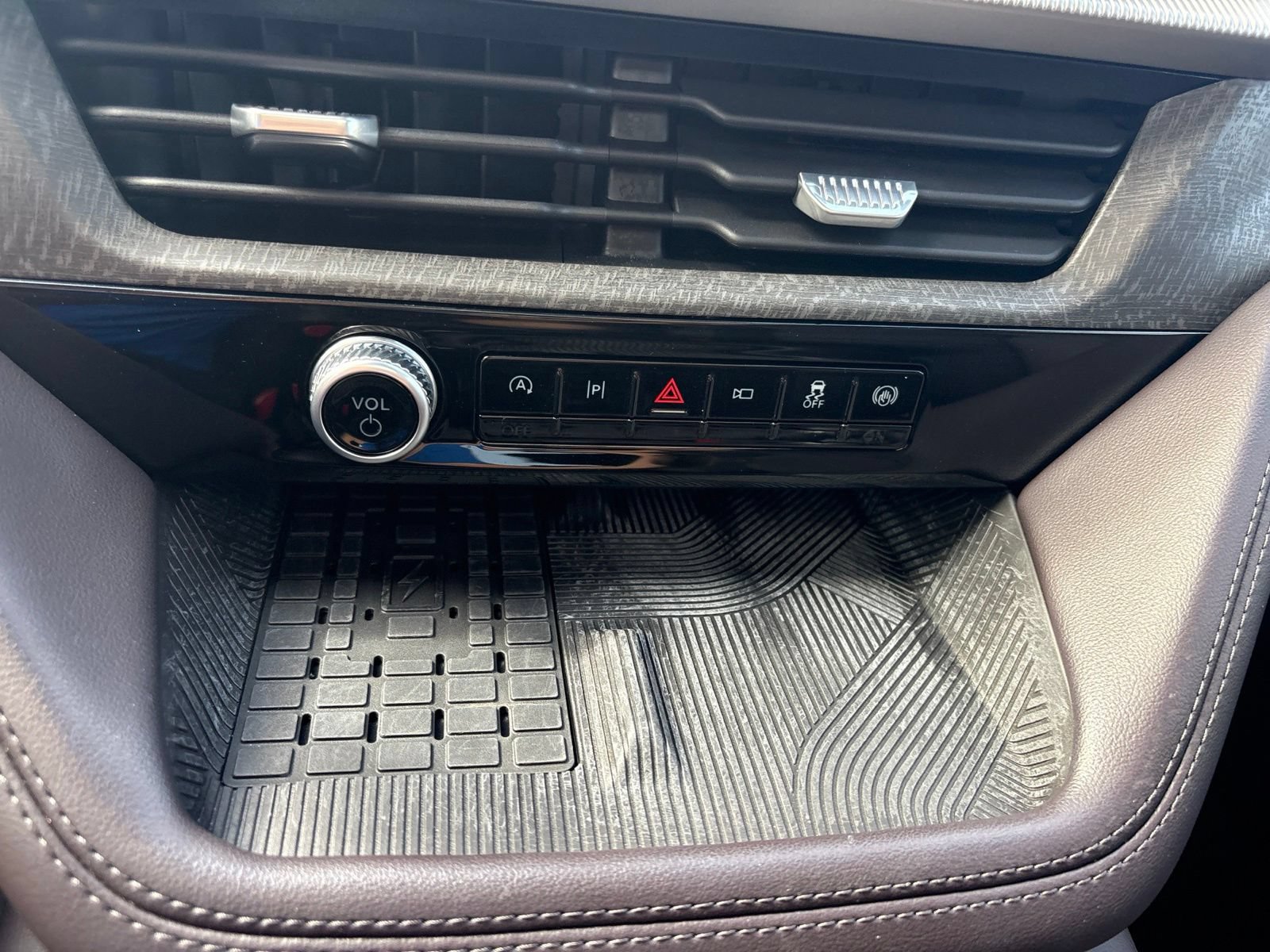 Used 2025 Ford Explorer Platinum RWD image 32