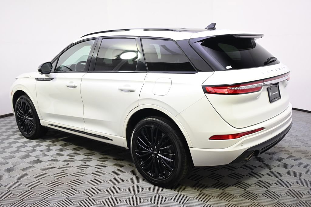 New 2026 Lincoln Corsair Reserve w/ Jet Appearance Package image 3