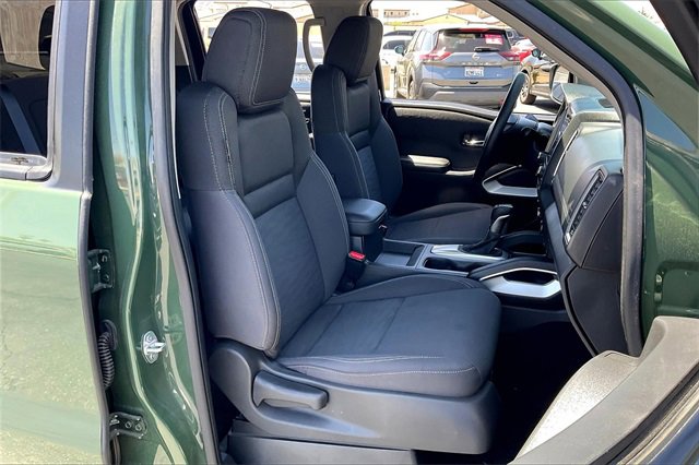 Certified 2024 Nissan Frontier SV w/ Technology Package image 6