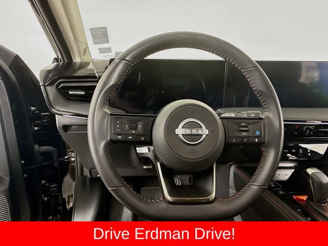 Used 2025 Nissan Kicks SR AWD/4WD image 11