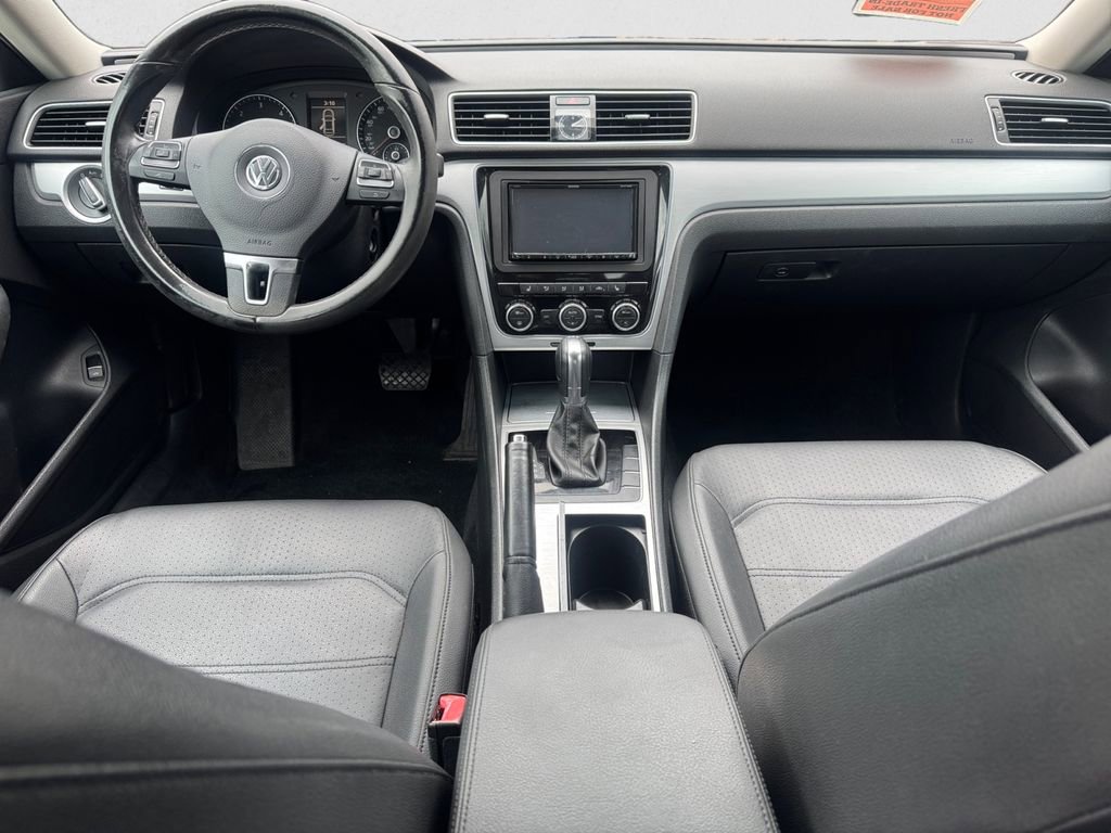 Used 2012 Volkswagen Passat TDI SE image 10