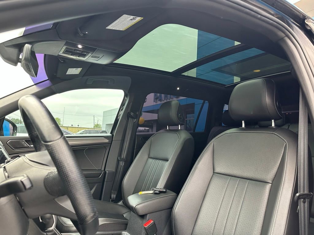 Used 2022 Volkswagen Tiguan SE R-Line FWD image 15