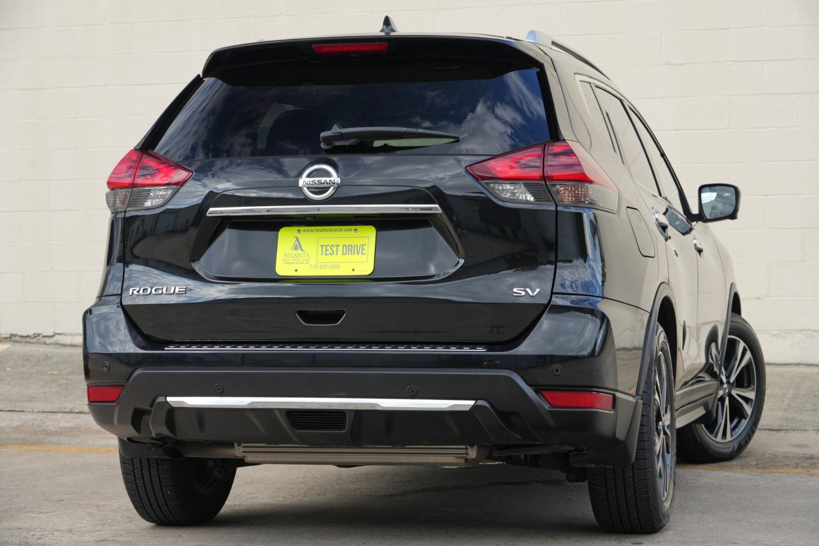 Used 2019 Nissan Rogue SV w/ Premium Package FWD image 4