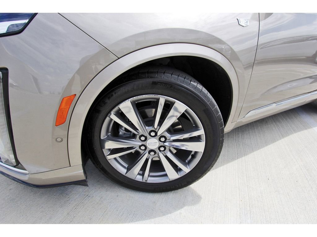 Used 2022 Cadillac XT6 Premium Luxury w/ Technology Package image 32