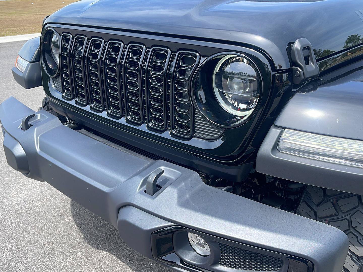 New 2026 Jeep Gladiator Sport AWD/4WD image 12