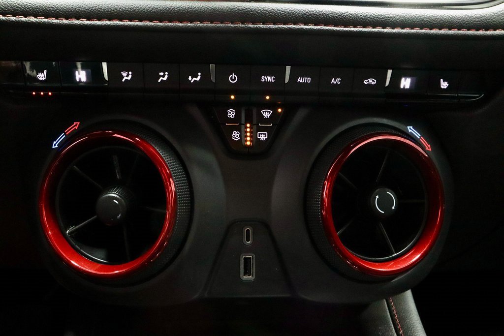 Used 2025 Chevrolet Blazer RS image 31