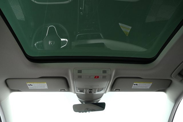 New 2026 Volkswagen Taos SE image 18