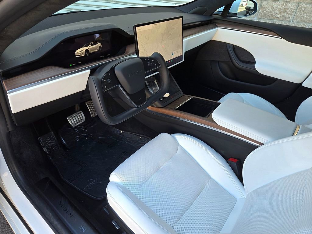 Used 2023 Tesla Model S Standard Range image 9