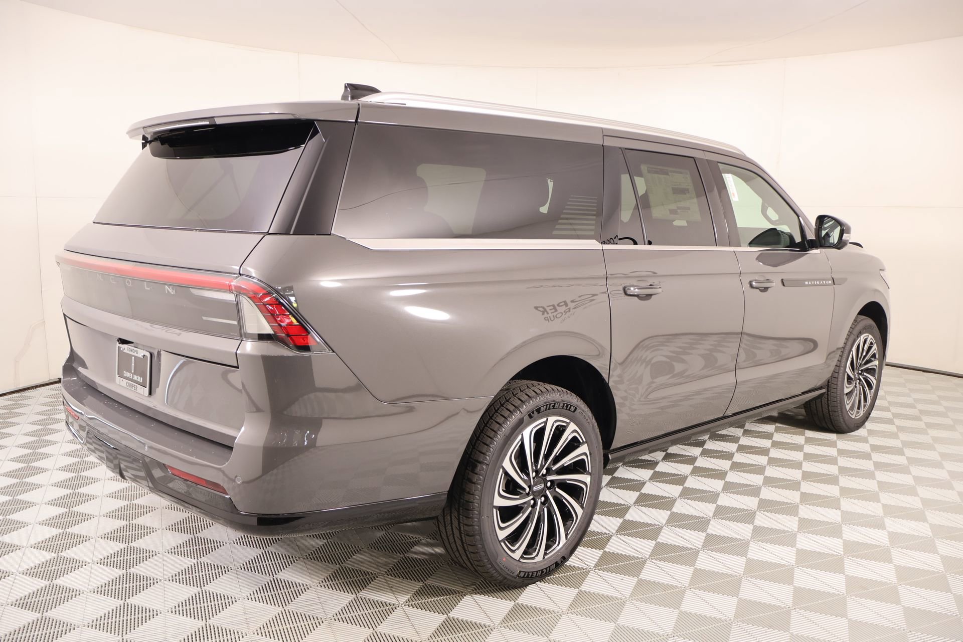 New 2026 Lincoln Navigator L Black Label AWD/4WD image 22