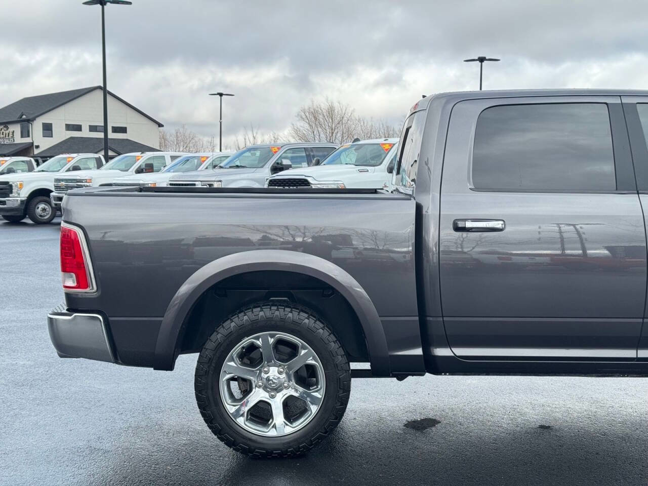 Used 2017 RAM 1500 Laramie image 5