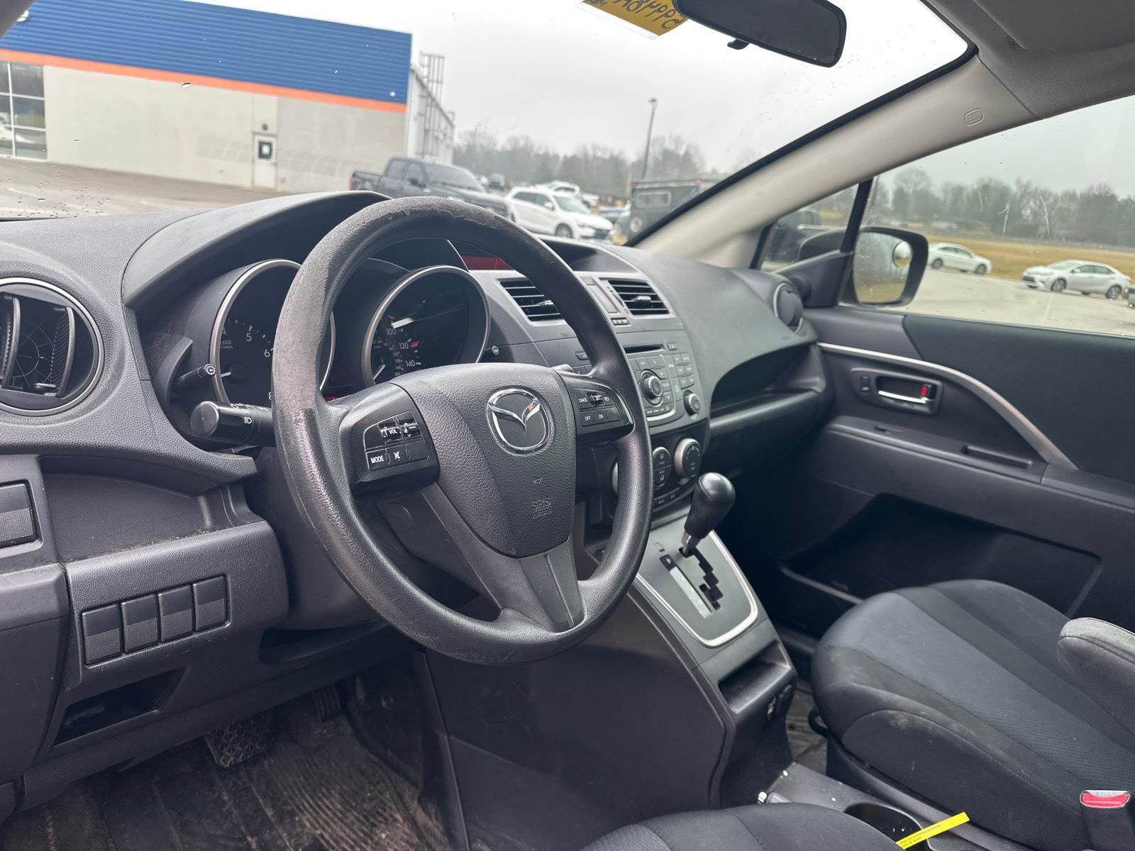 Used 2013 MAZDA MAZDA5 Sport image 13