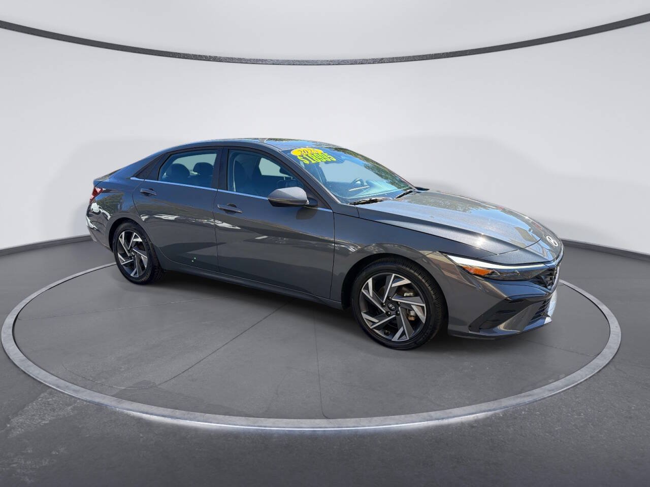 Used 2025 Hyundai Elantra Limited FWD image 5
