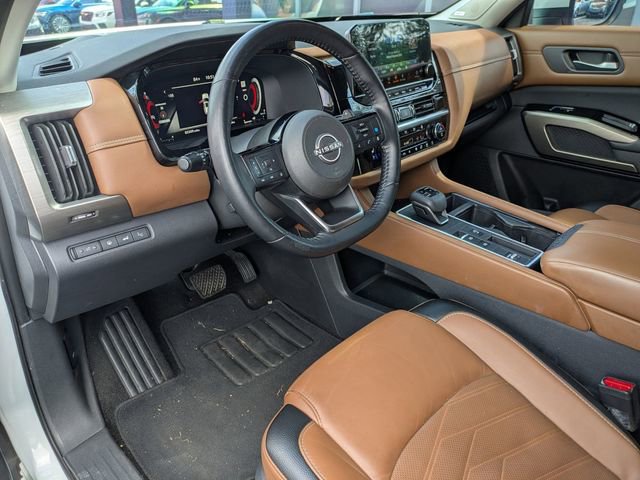 Used 2023 Nissan Pathfinder Platinum FWD image 12