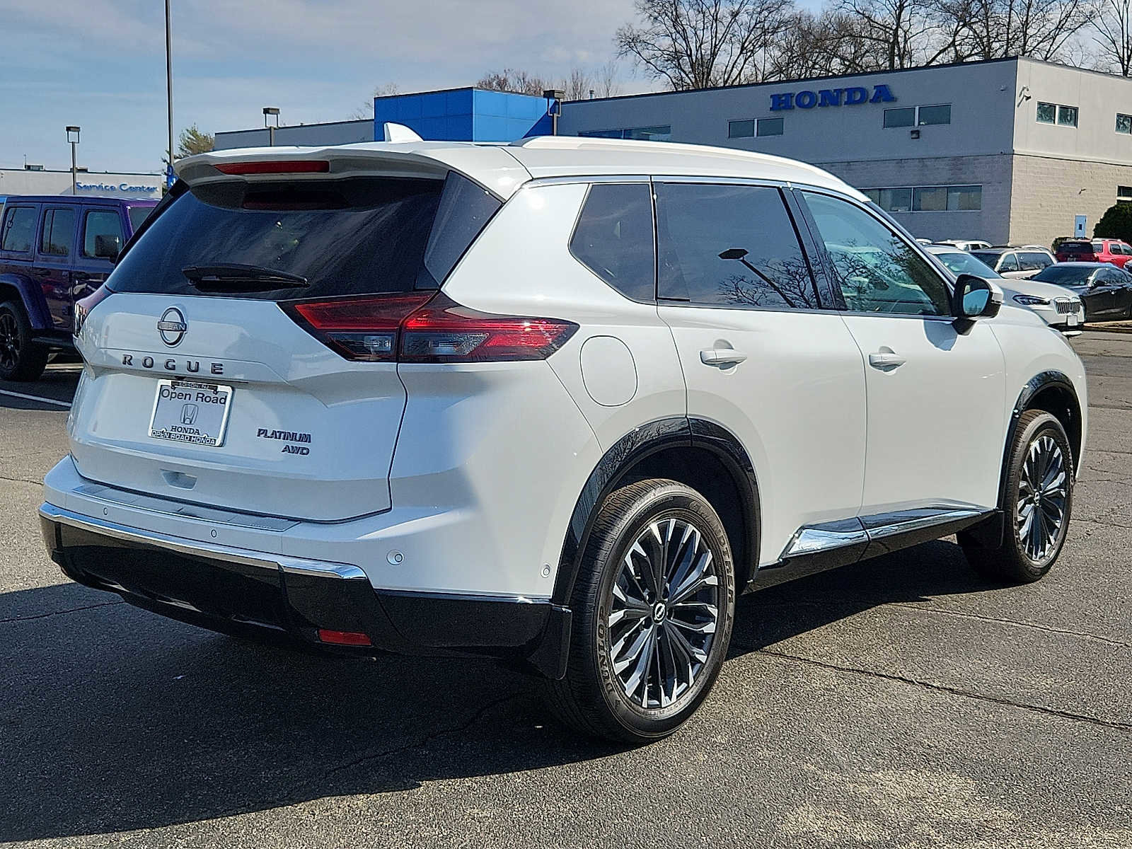 Used 2024 Nissan Rogue Platinum w/ Platinum Premium Package image 6