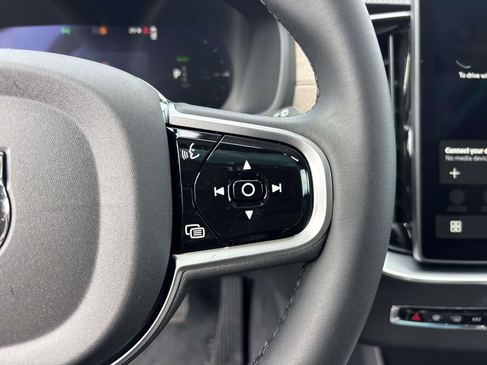 New 2026 Volvo XC90 T8 Plus w/ Protection Package Premier image 19