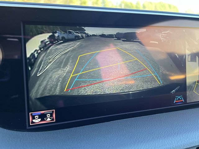 Used 2020 Lexus ES 300h Ultra Luxury w/ Accessory Package image 32